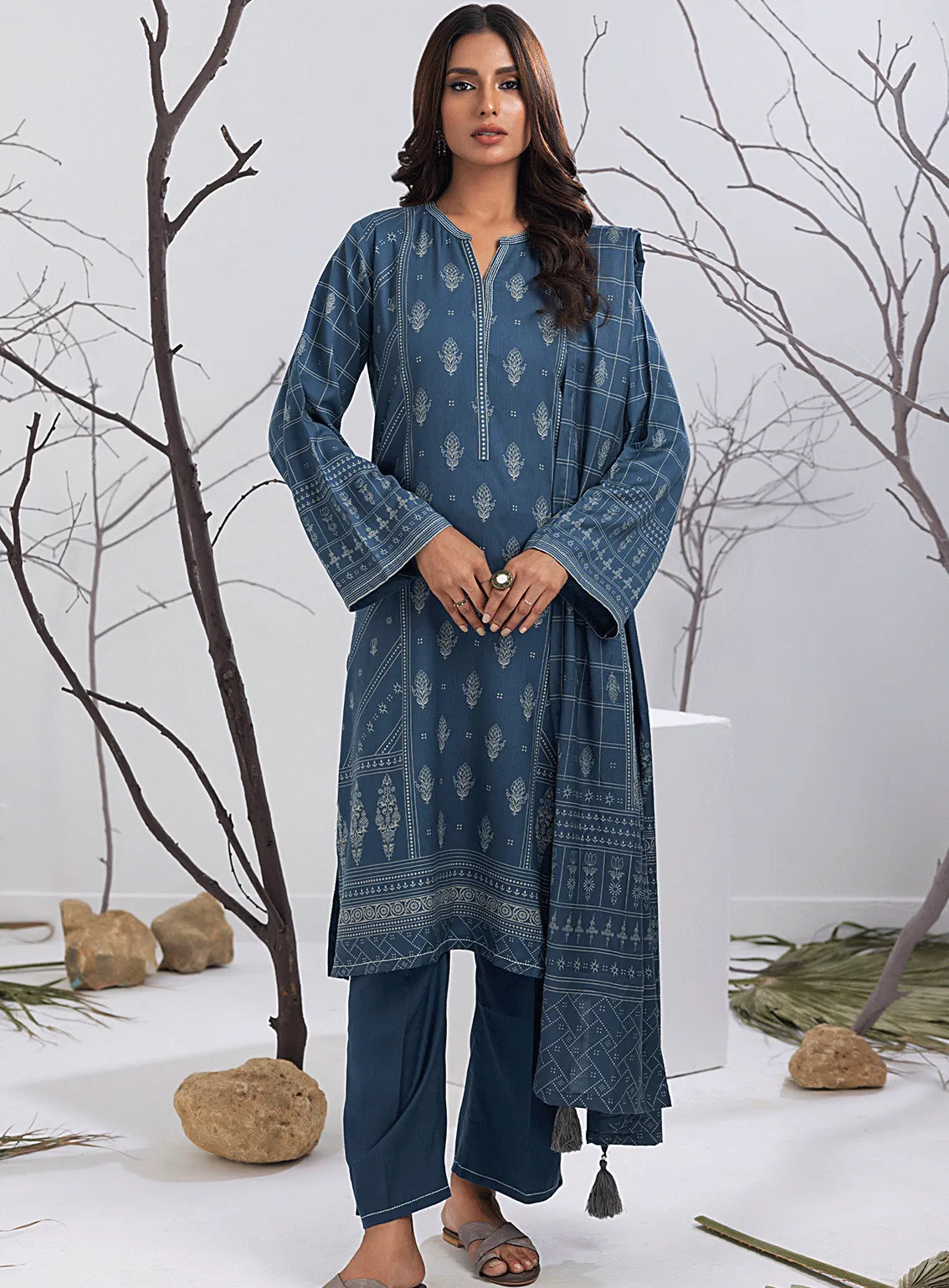 Lakhany Printed Cashmi Vool Unstitched 3 Piece Suit - LSM23CV LG-AM-0053-C