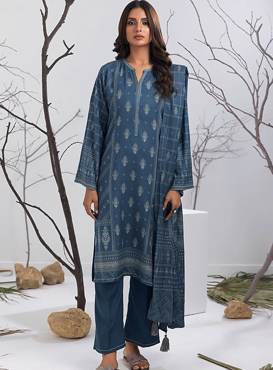 Lakhany Printed Cashmi Vool Unstitched 3 Piece Suit - LSM23CV LG-AM-0053-C