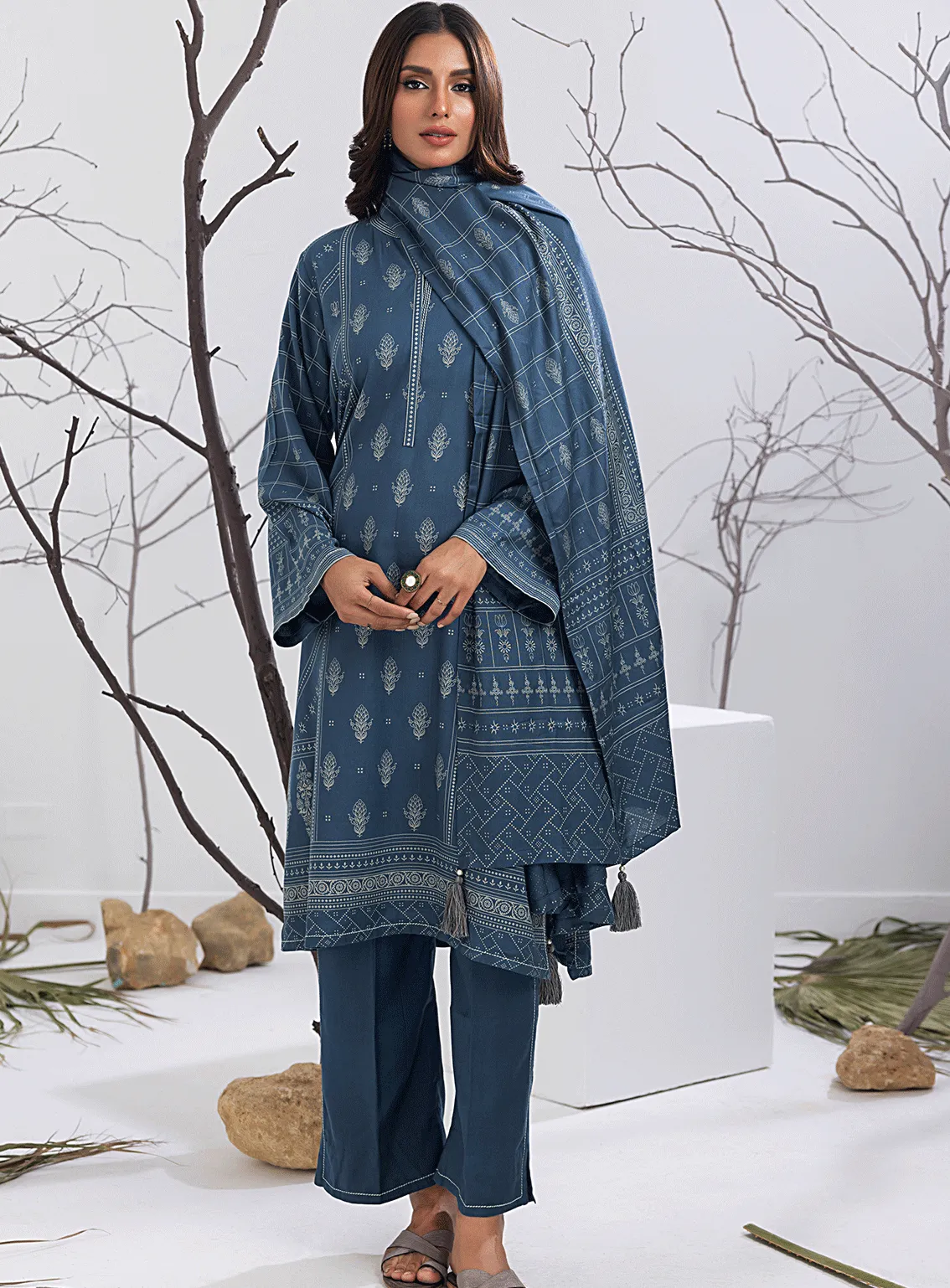 Lakhany Printed Cashmi Vool Unstitched 3 Piece Suit - LSM23CV LG-AM-0053-C