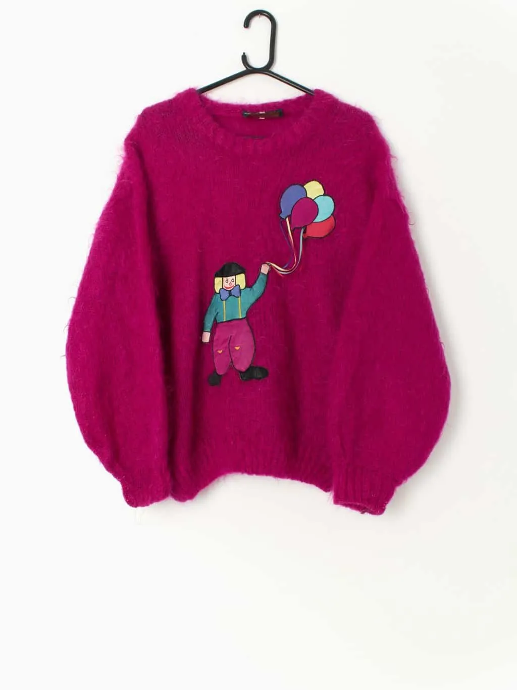 Vintage hot pink mohair jumper with clown and party balloons – Medium